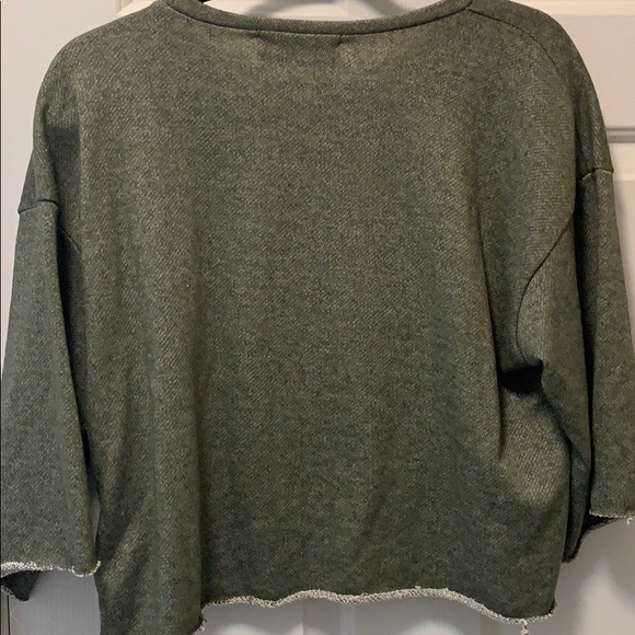 Cropped sweater - Picture 2 of 3